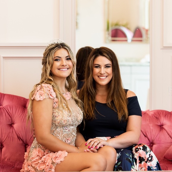 Meet your Posher, Ali - Picture 1 of 15